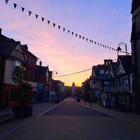 No5 At 53 - 2 Bed Apartment In Leek, Staffs Peak District Buitenkant foto
