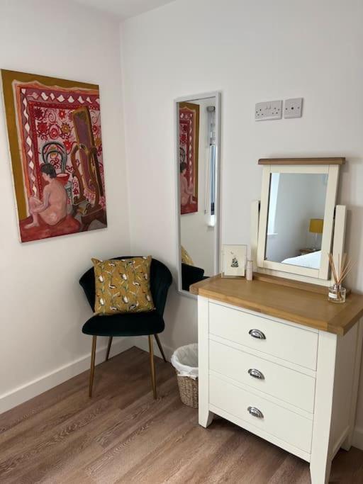 No5 At 53 - 2 Bed Apartment In Leek, Staffs Peak District Buitenkant foto