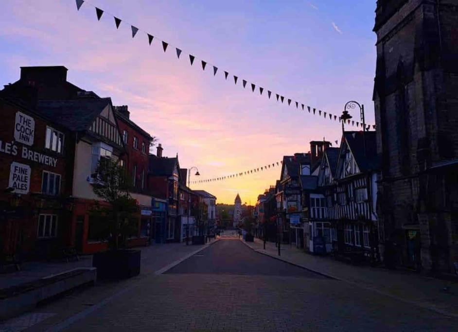No5 At 53 - 2 Bed Apartment In Leek, Staffs Peak District Buitenkant foto