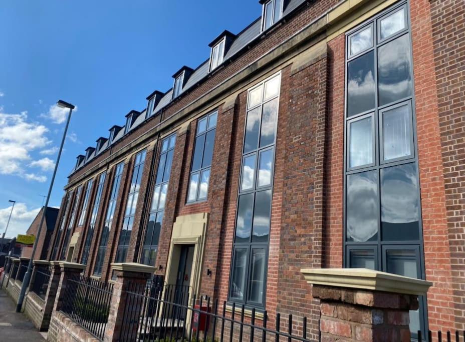 No5 At 53 - 2 Bed Apartment In Leek, Staffs Peak District Buitenkant foto