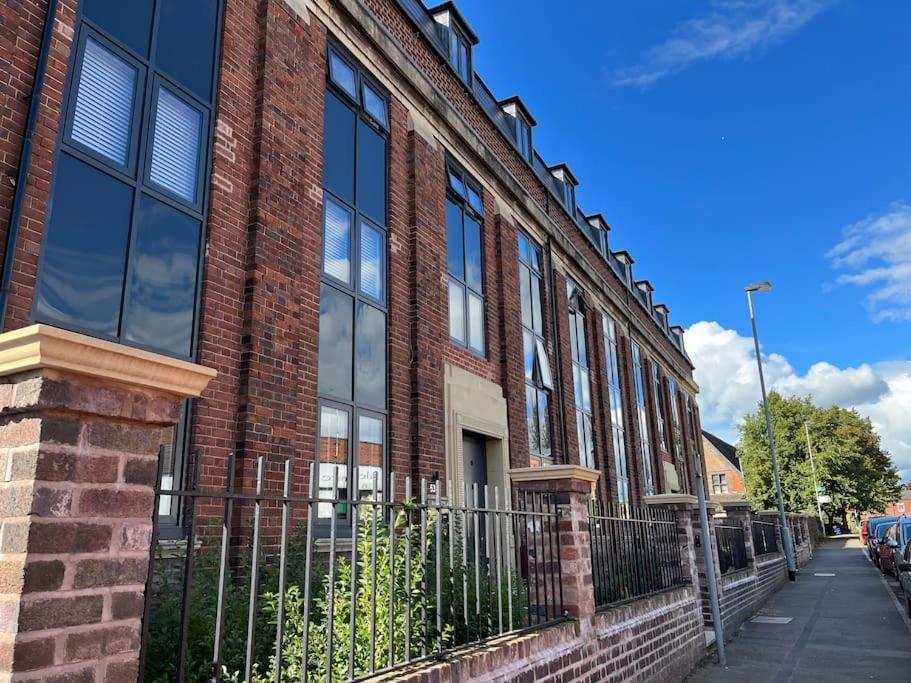 No5 At 53 - 2 Bed Apartment In Leek, Staffs Peak District Buitenkant foto